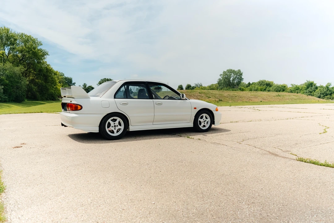 1995 Mitsubishi Lancer Evolution III 5th Gen - Image 10 of 31