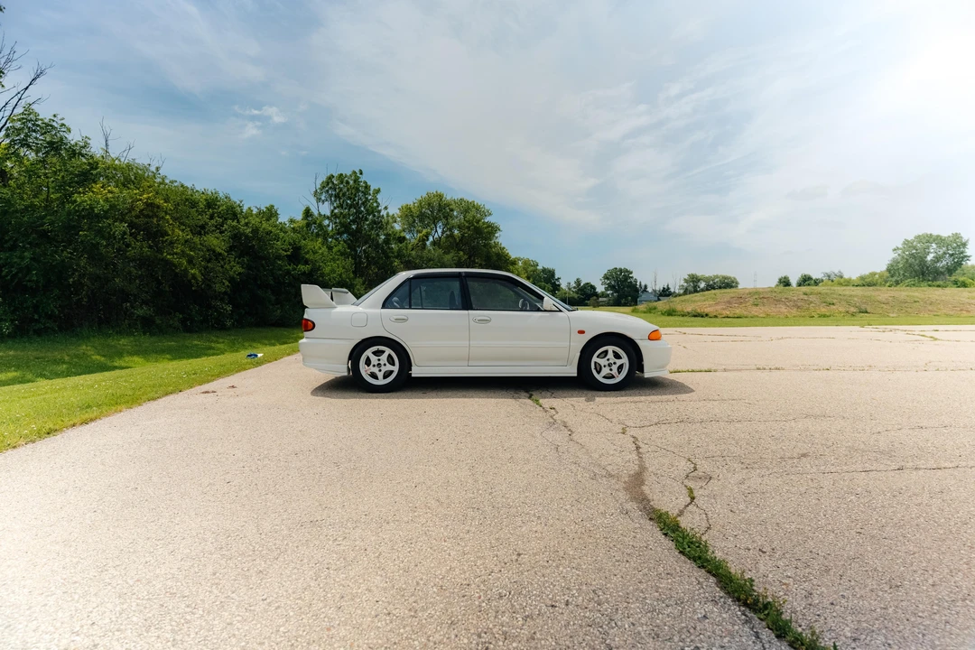 1995 Mitsubishi Lancer Evolution III 5th Gen - Image 11 of 31