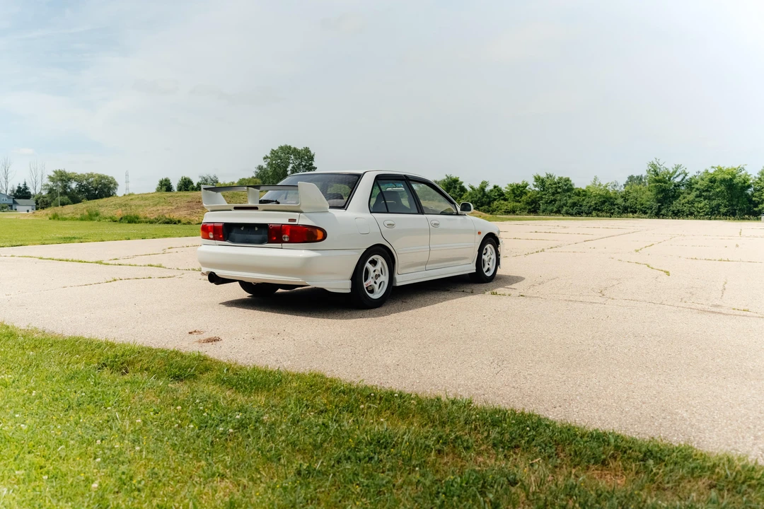 1995 Mitsubishi Lancer Evolution III 5th Gen - Image 9 of 31