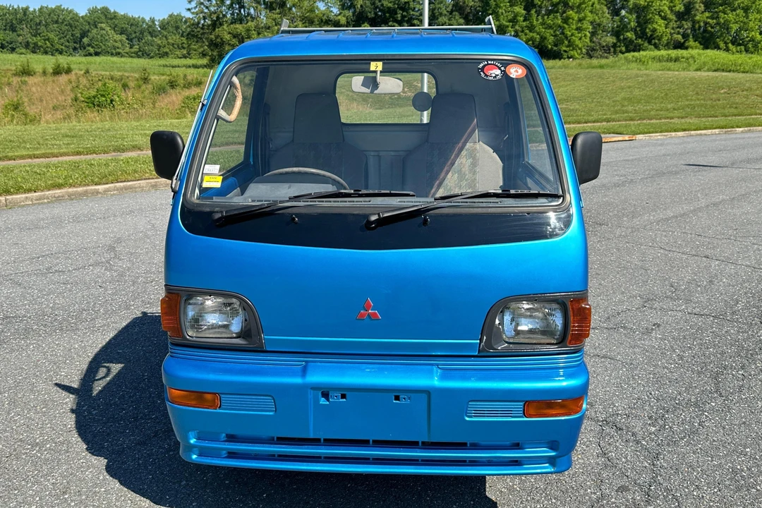 1995 Mitsubishi Minicab 6th Gen - Image 2 of 31