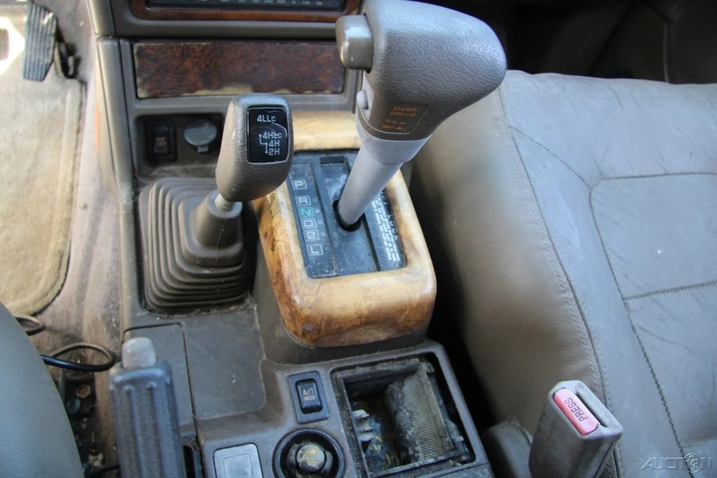 1995 Mitsubishi Pajero/Montero 2nd Gen - Image 19 of 21
