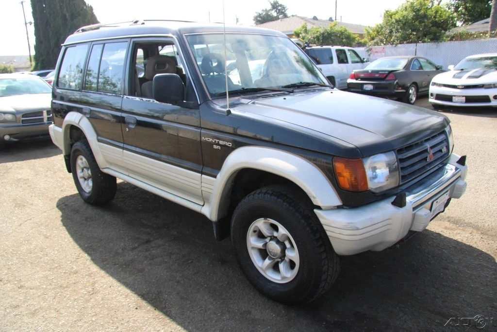 1995 Mitsubishi Pajero/Montero 2nd Gen - Image 10 of 21