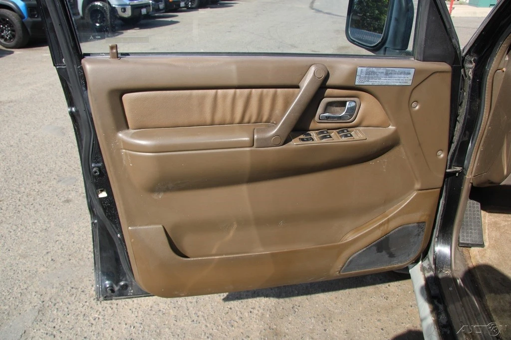 1995 Mitsubishi Pajero/Montero 2nd Gen - Image 13 of 21