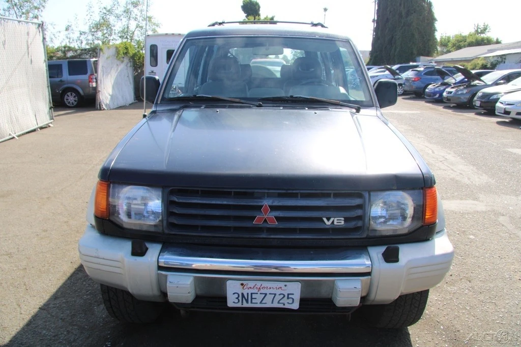 1995 Mitsubishi Pajero/Montero 2nd Gen - Image 11 of 21