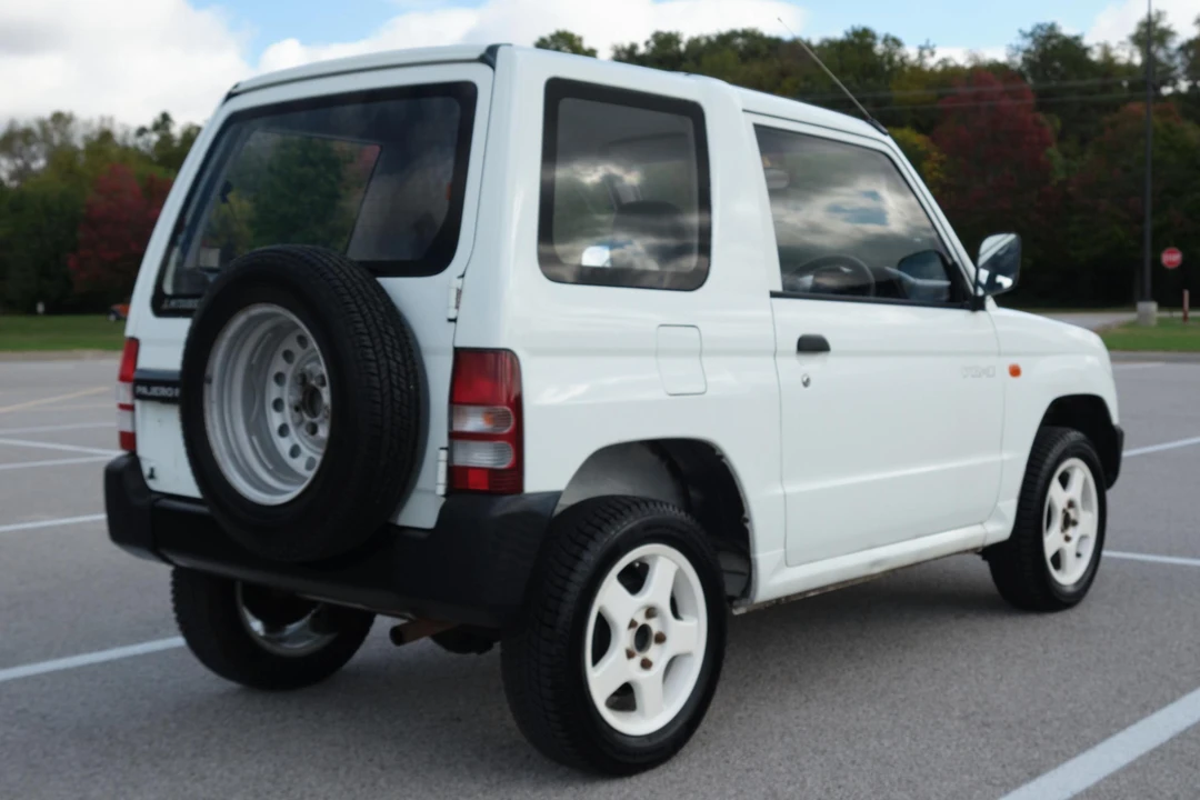 1995 Mitsubishi Pajero/Montero - Image 10 of 31