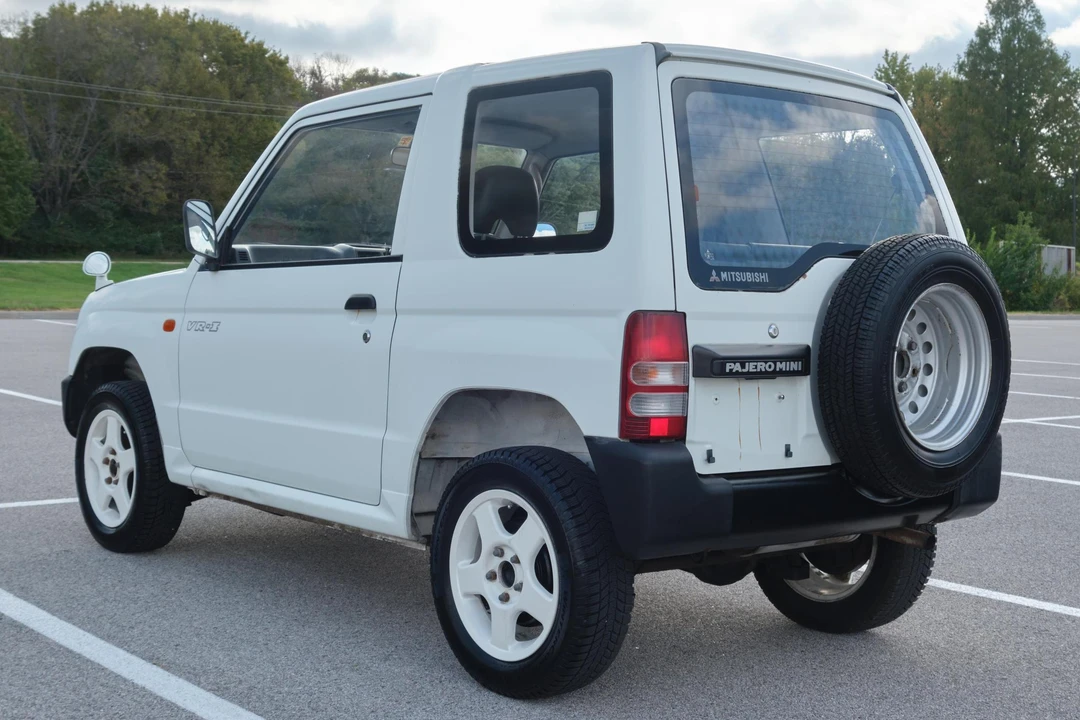 1995 Mitsubishi Pajero/Montero - Image 4 of 31