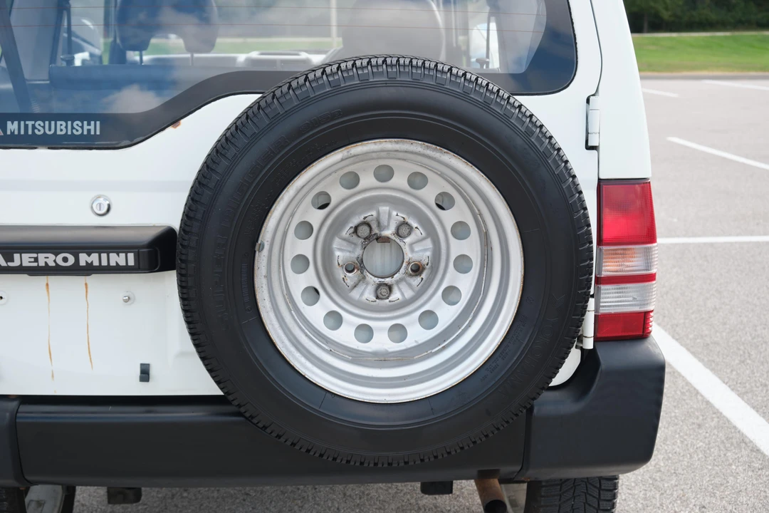 1995 Mitsubishi Pajero/Montero - Image 25 of 31