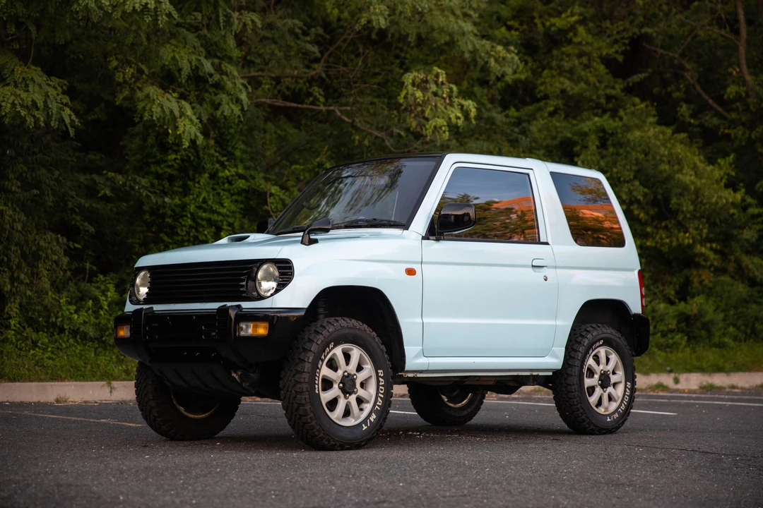 1995 Mitsubishi Pajero/Montero - Image 2 of 31