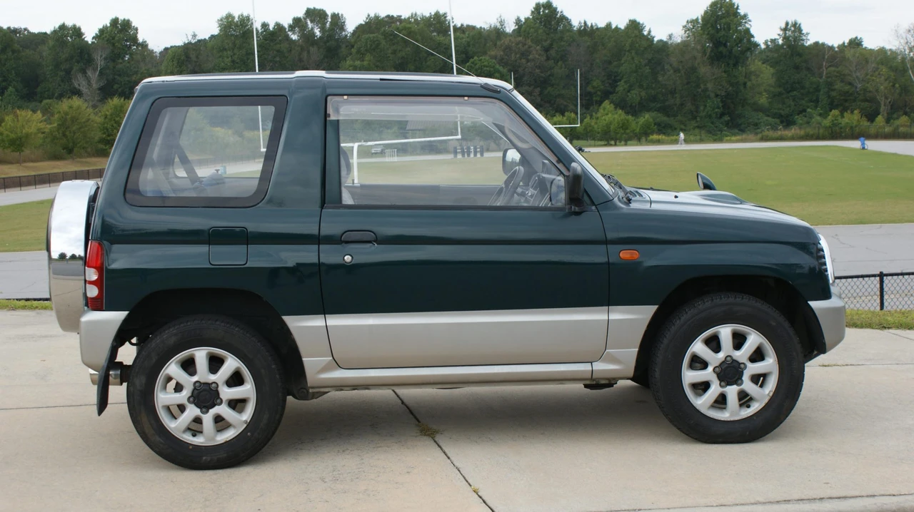 1995 Mitsubishi Pajero/Montero - Image 2 of 31