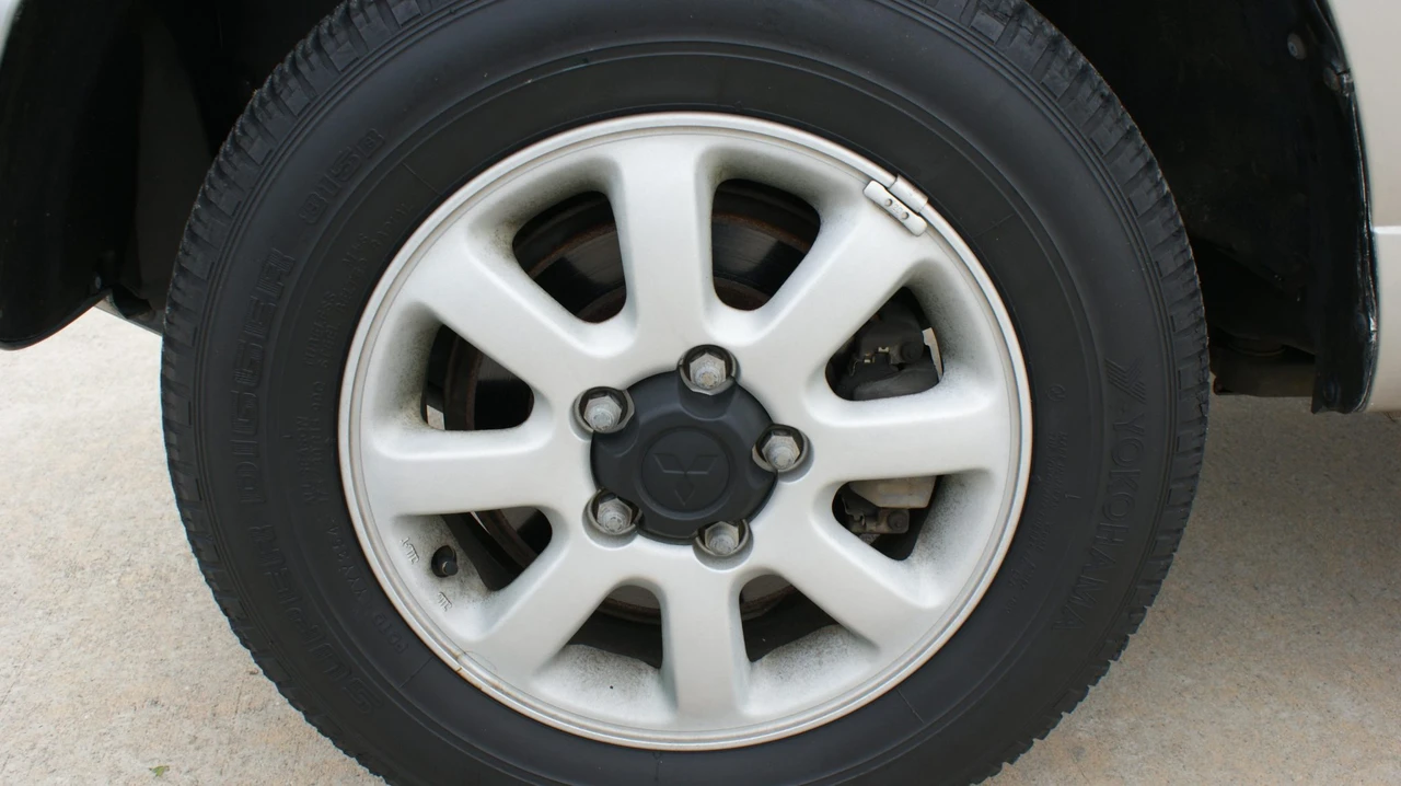 1995 Mitsubishi Pajero/Montero - Image 25 of 31