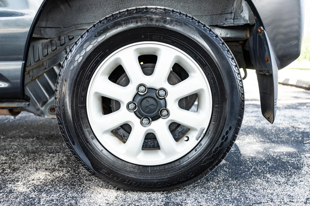 1995 Mitsubishi Pajero/Montero - Image 29 of 31