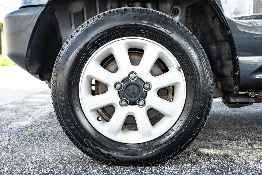 1995 Mitsubishi Pajero/Montero - Image 27 of 31