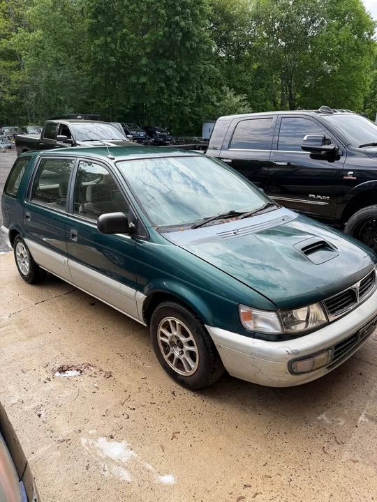 1995 Mitsubishi Chariot 2nd Gen - Image 3 of 8
