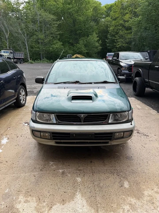 1995 Mitsubishi Chariot 2nd Gen - Image 2 of 8