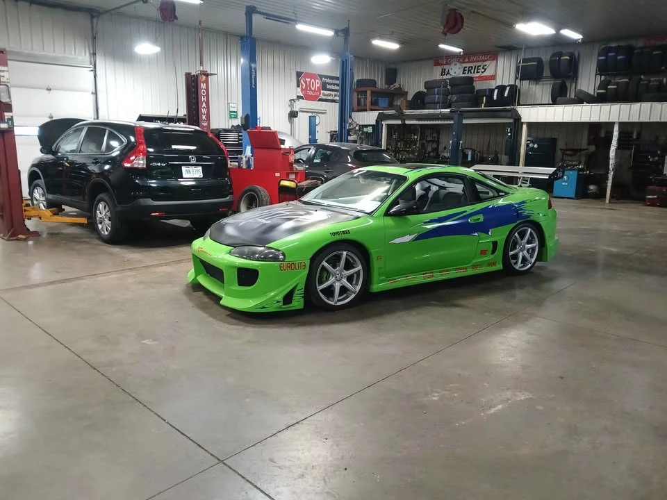 1995 Mitsubishi Eclipse 2nd Gen - Image 2 of 12