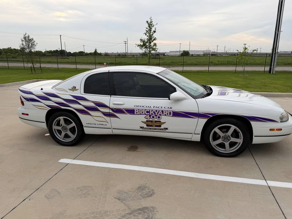 1995 Chevrolet Monte Carlo 5th Gen - Image 4 of 16