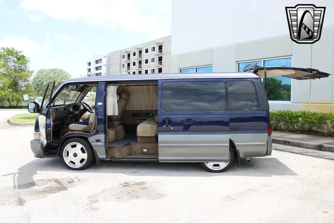 1995 Nissan Caravan 3rd Gen - Image 13 of 21