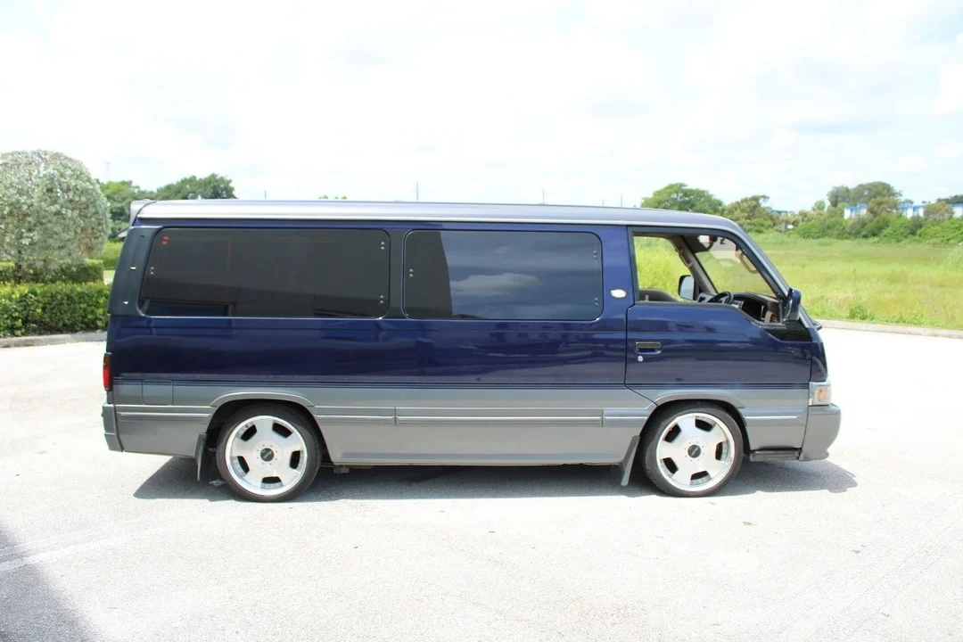 1995 Nissan Caravan 3rd Gen - Image 10 of 12