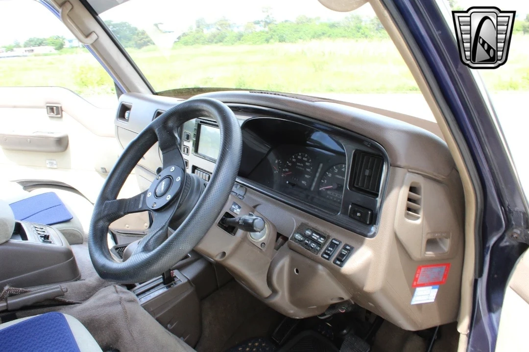 1995 Nissan Caravan 3rd Gen - Image 20 of 21