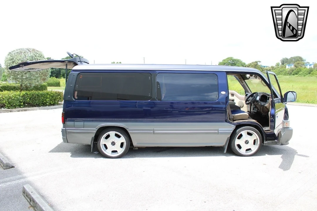 1995 Nissan Caravan 3rd Gen - Image 15 of 21
