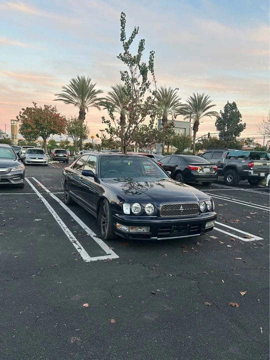 1995 Nissan Cedric 9th Gen - Image 2 of 10