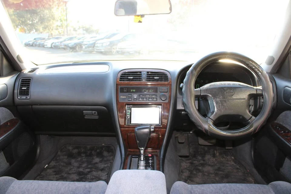 1995 Nissan Cedric 9th Gen - Image 10 of 10
