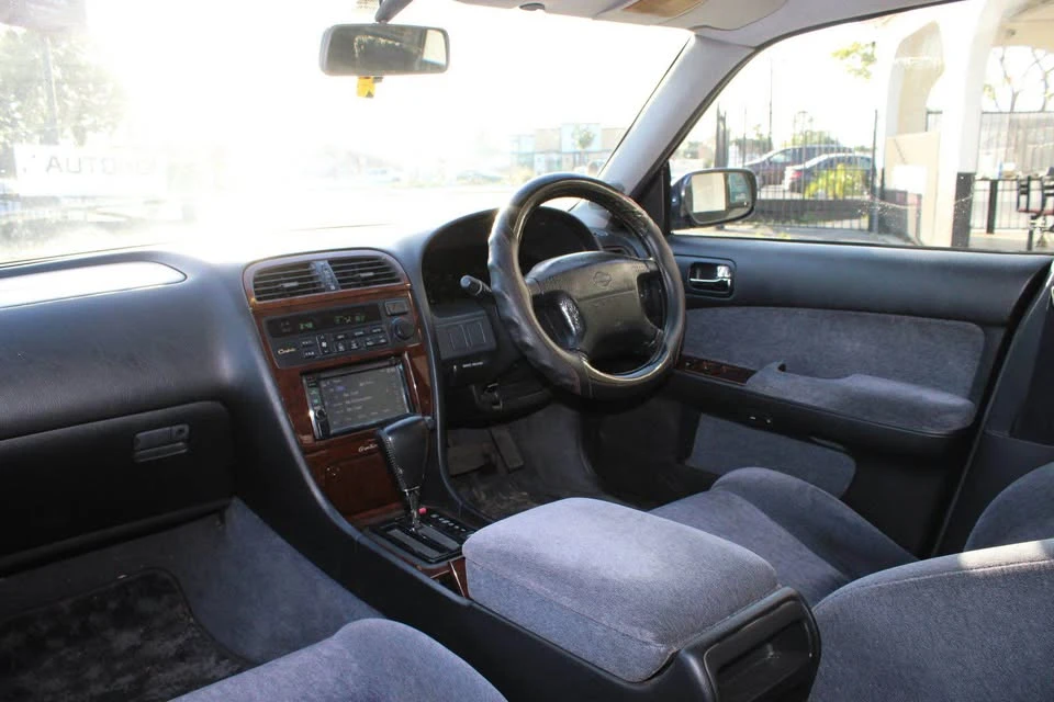 1995 Nissan Cedric 9th Gen - Image 8 of 10