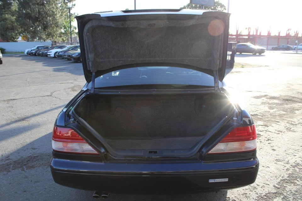 1995 Nissan Cedric 9th Gen - Image 9 of 10