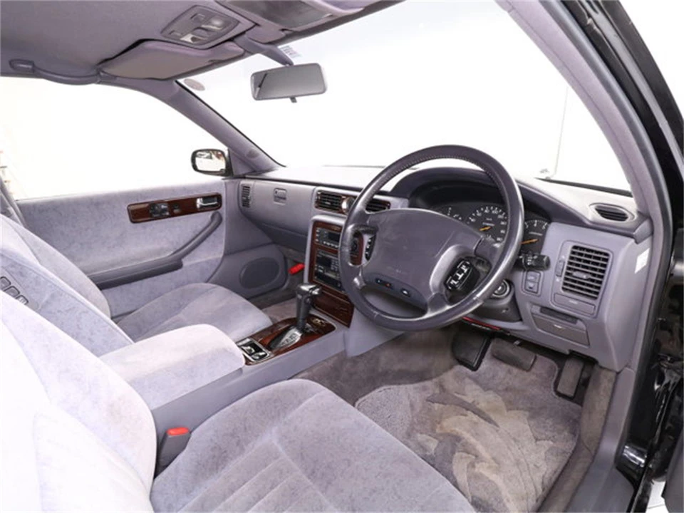 1995 Nissan Cima 2nd Gen - Image 9 of 31
