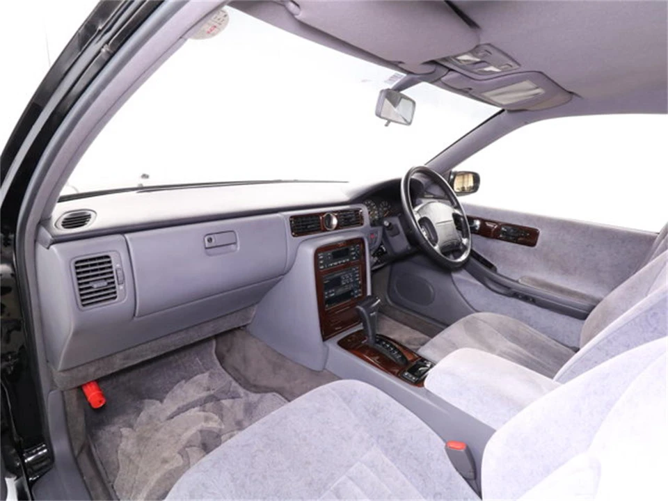 1995 Nissan Cima 2nd Gen - Image 14 of 31