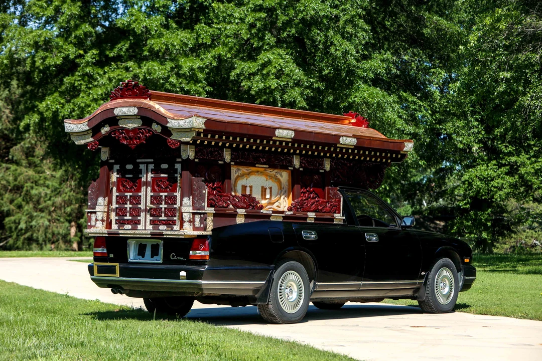 1995 Nissan Cima 2nd Gen - Image 10 of 31