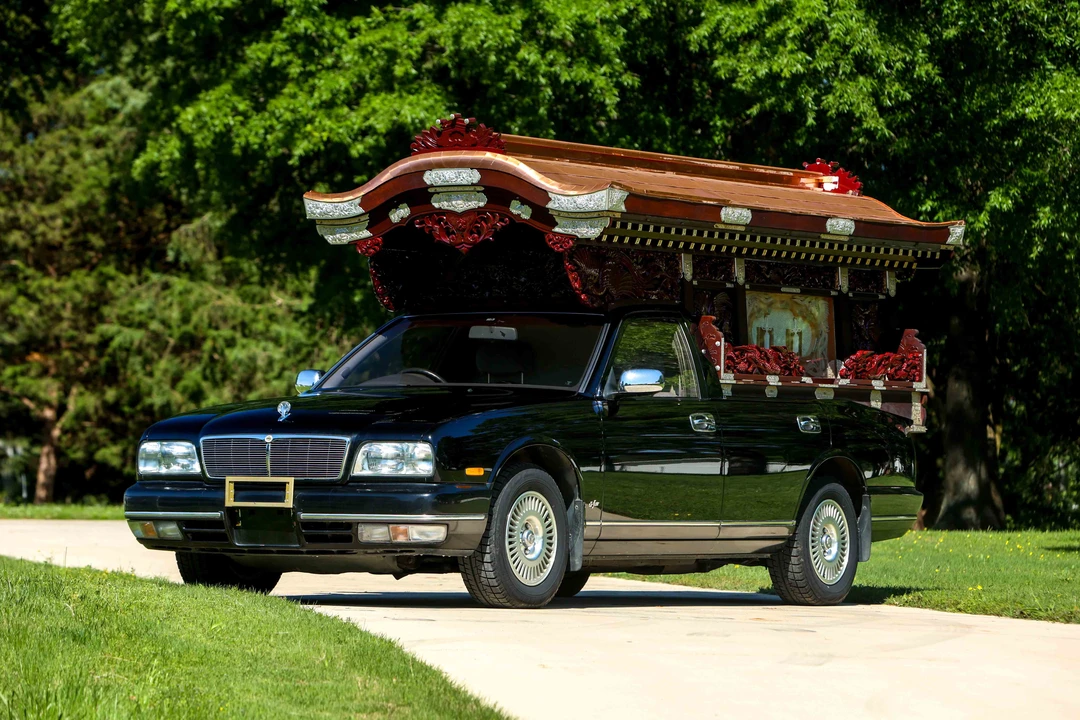 1995 Nissan Cima 2nd Gen - Image 3 of 31