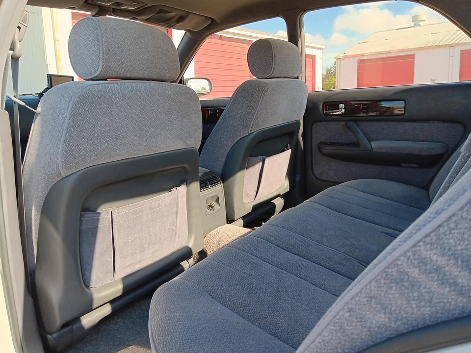 1995 Nissan Gloria 8th Gen - Image 29 of 31