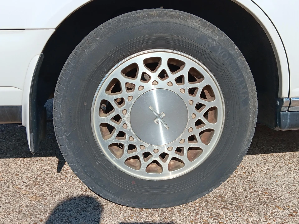1995 Nissan Gloria 8th Gen - Image 19 of 31