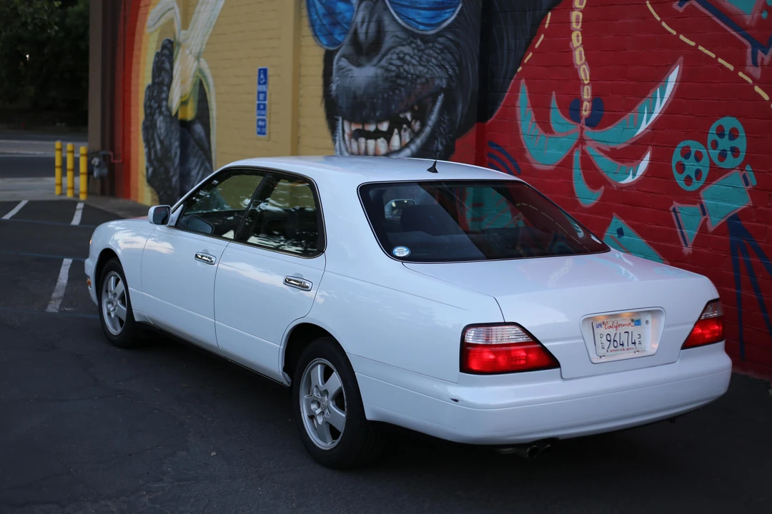 1995 Nissan Gloria 9th Gen - Image 20 of 31