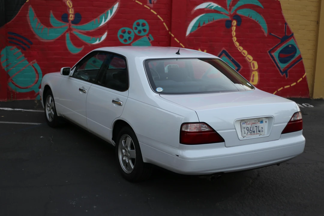 1995 Nissan Gloria 9th Gen - Image 21 of 31