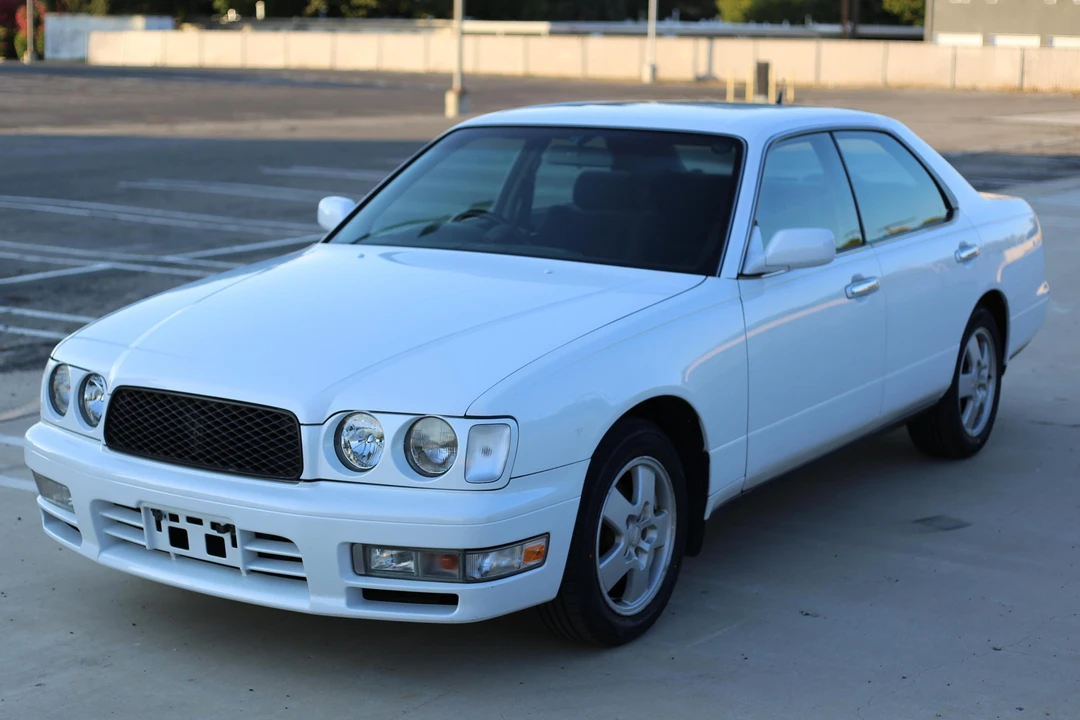 1995 Nissan Gloria 9th Gen - Image 13 of 31