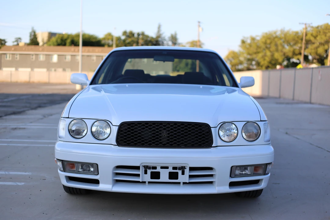 1995 Nissan Gloria 9th Gen - Image 8 of 31