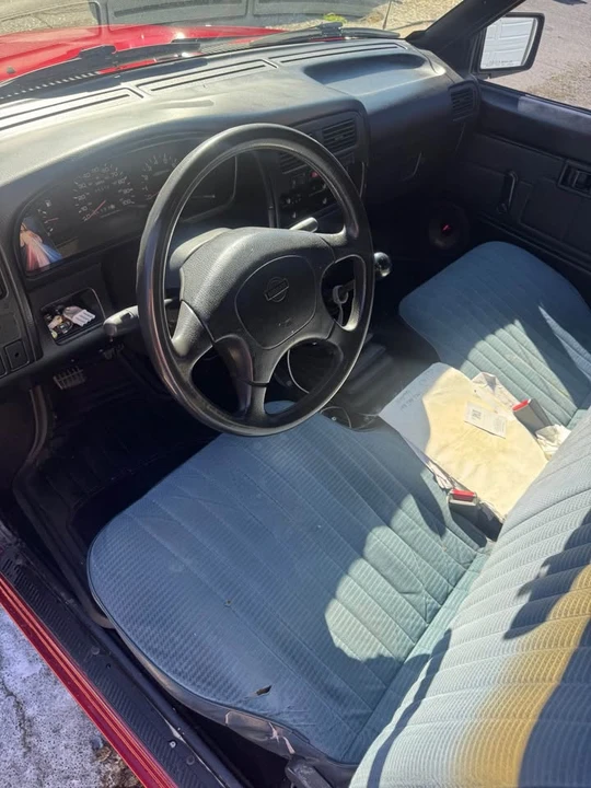 1995 Nissan Frontier - Image 7 of 8