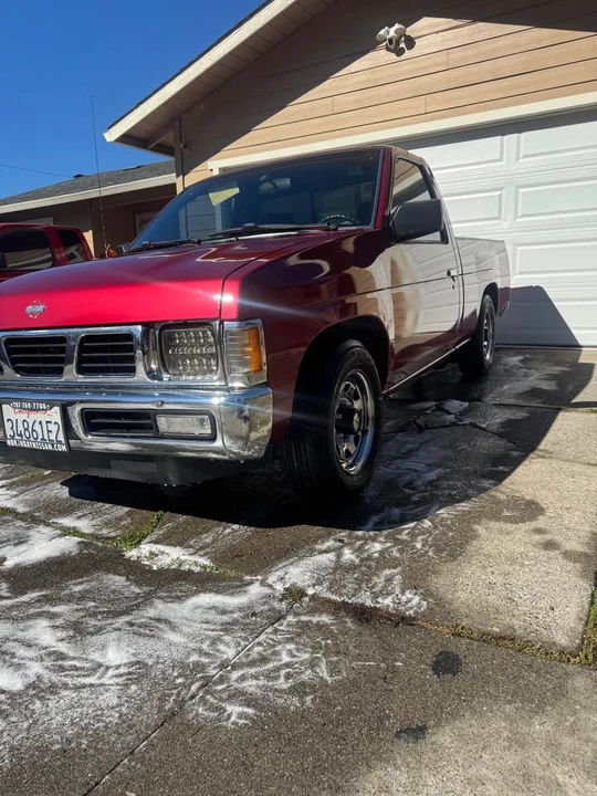1995 Nissan Frontier - Image 2 of 8