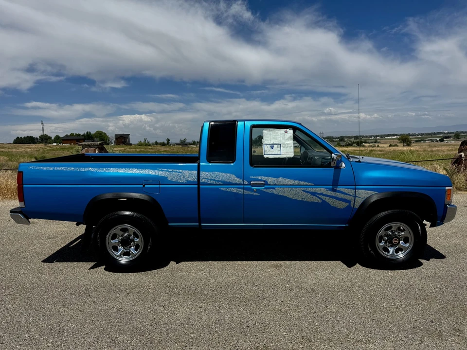 1995 Nissan Frontier - Image 14 of 31