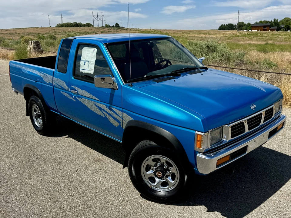 1995 Nissan Frontier - Image 15 of 31