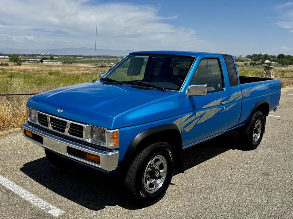 1995 Nissan Frontier - Image 5 of 31