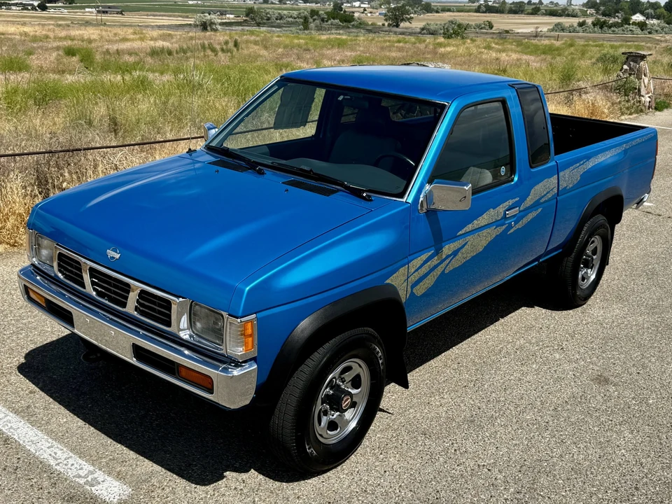 1995 Nissan Frontier - Image 4 of 31