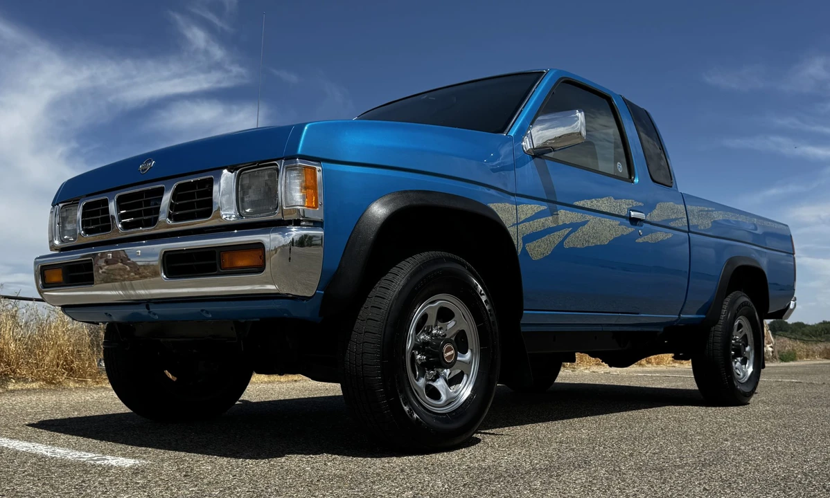 1995 Nissan Frontier - Image 3 of 31