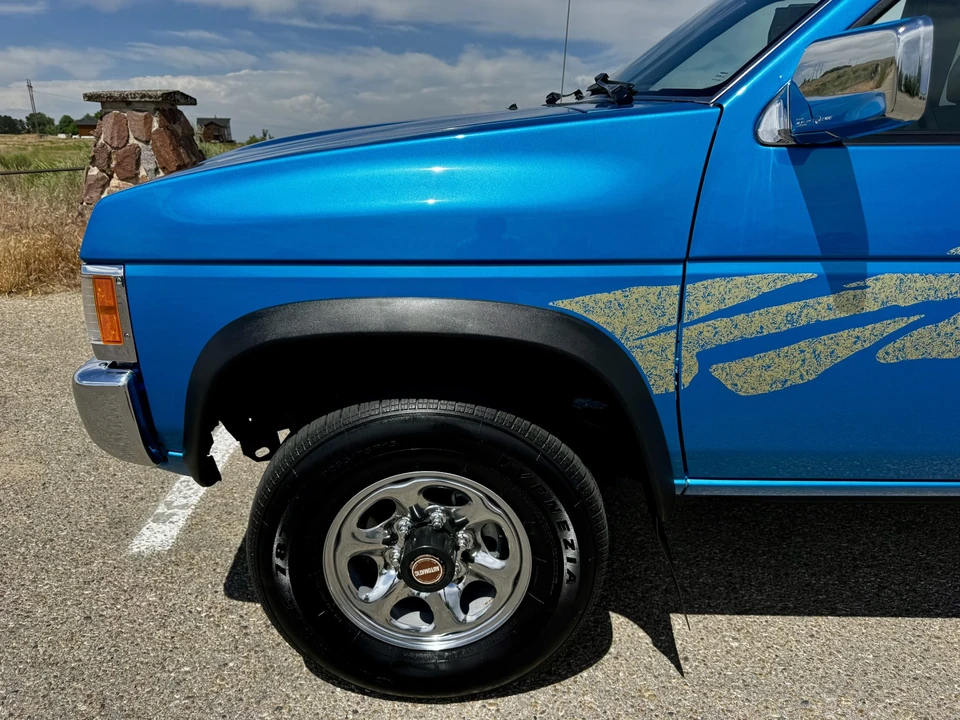 1995 Nissan Frontier - Image 30 of 31