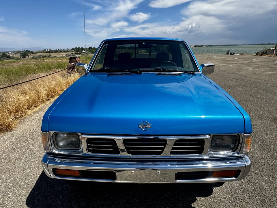 1995 Nissan Frontier - Image 18 of 31