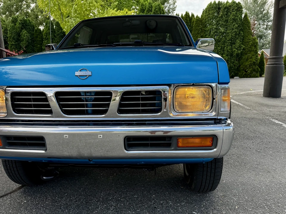 1995 Nissan Frontier - Image 25 of 31