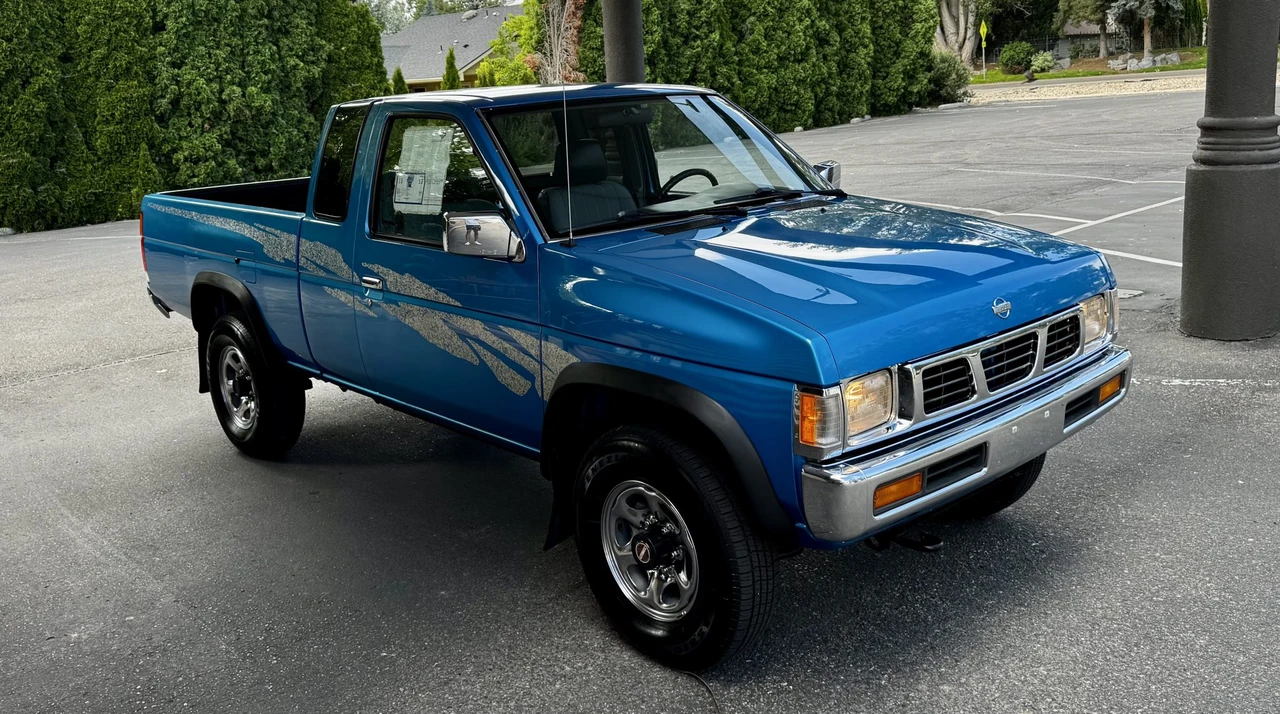 1995 Nissan Frontier - Image 17 of 31