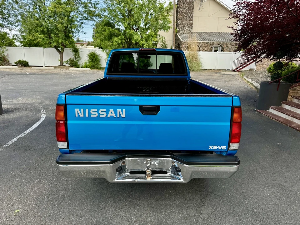 1995 Nissan Frontier - Image 9 of 31